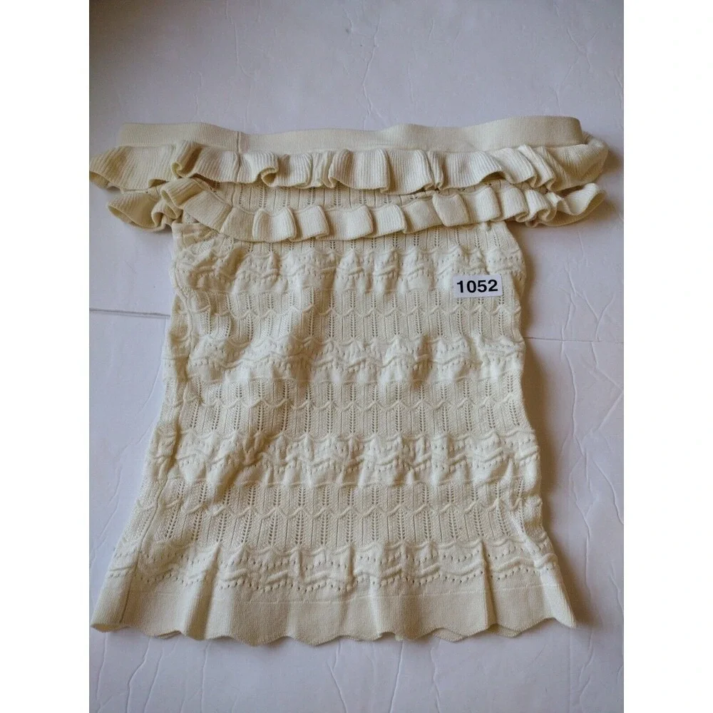Guess Blouse Women's‎ Small Knit Nola Beige Pointelle Off the Shoulder Sweater - Picture 10 of 10